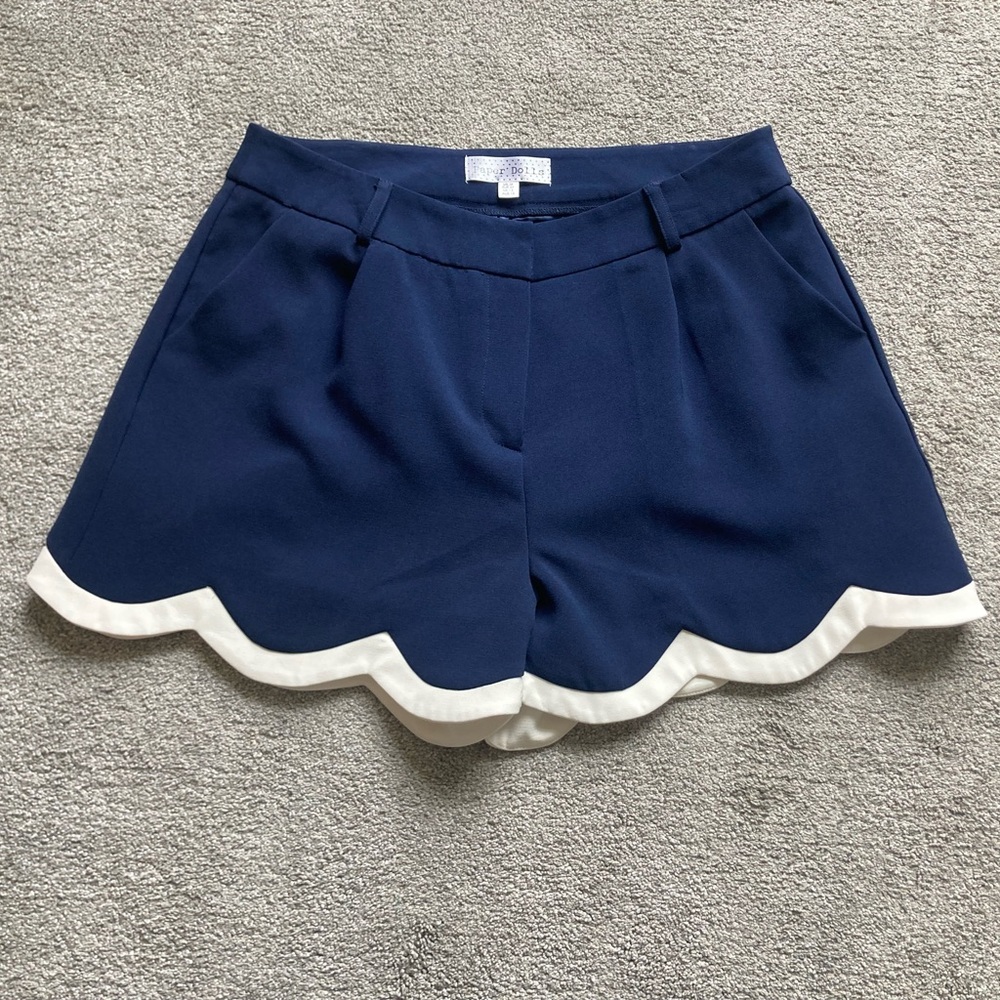 Paper Dolls scalloped hem navy and white shorts, size 12